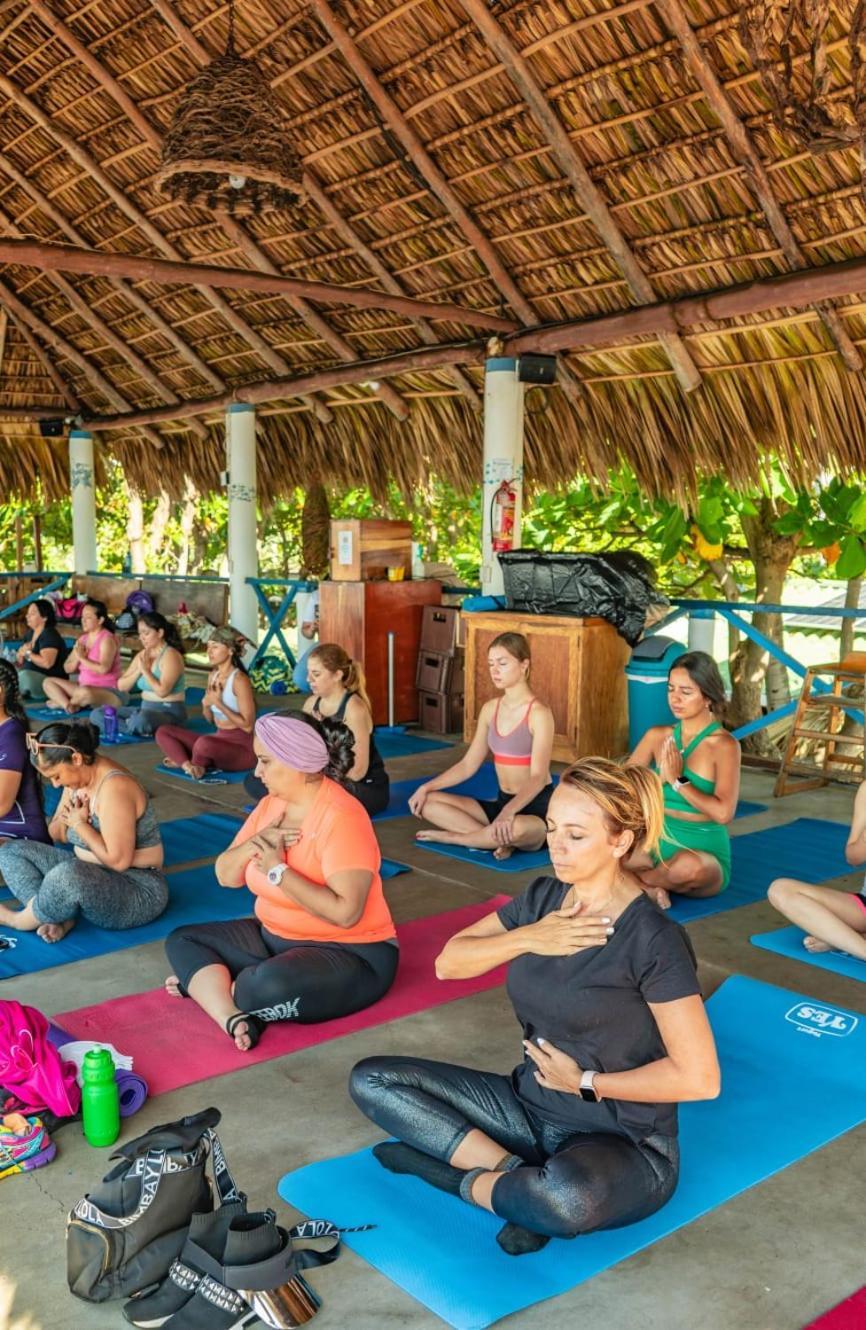 Olas Permanentes El Zonte Ngoại thất bức ảnh